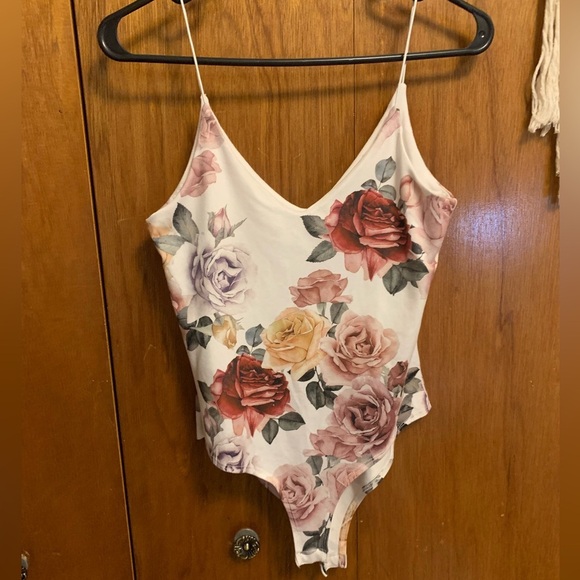 Gaze women’s spaghetti strap floral bodysuit size small - Picture 1 of 10